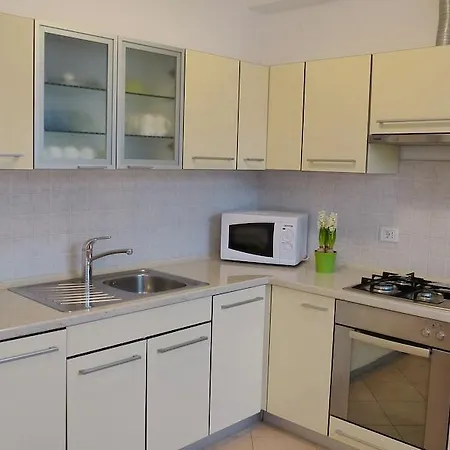 アパート Libera ポレッチ